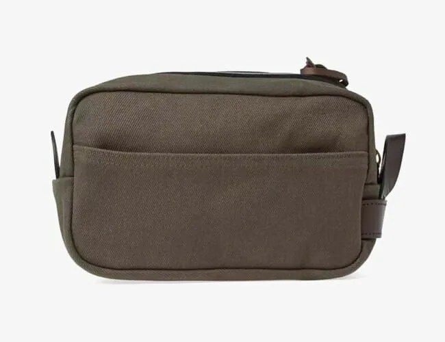 best gifts for business travelers gear patrol filson