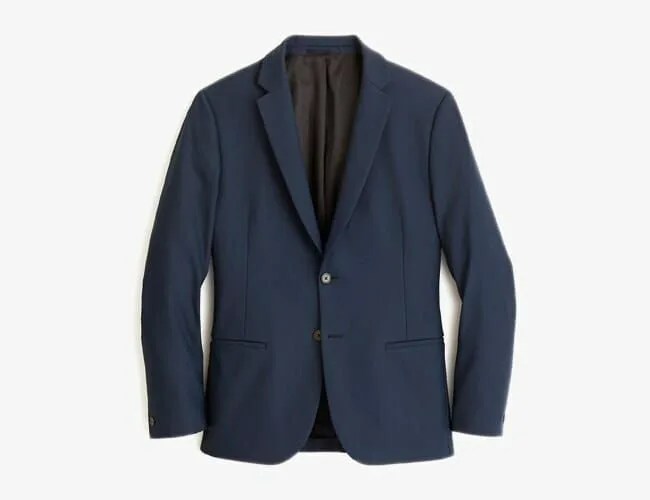 Best-Gifts-for-Business-Travelers-gear-patrol-suit