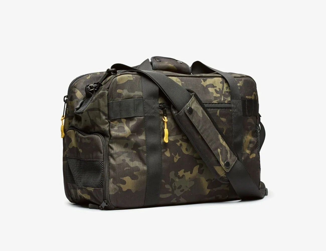 Best-Gifts-for-the-Commuter-gear-patrol-DSPTCH-Gym-Work-Bag-