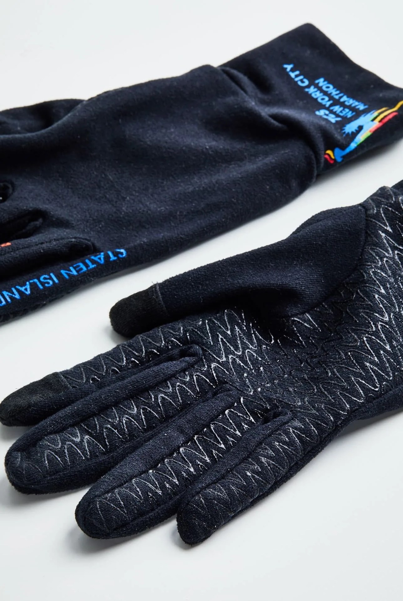 GP-Running-Accessories-gear-patrol-nb-nycm-gloves
