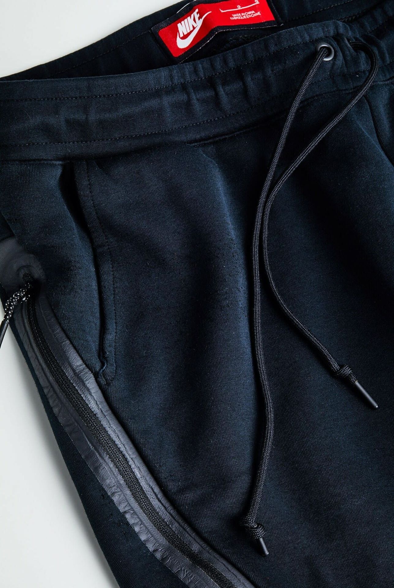 GP-Running-Accessories-gear-patrol-nike-sweats