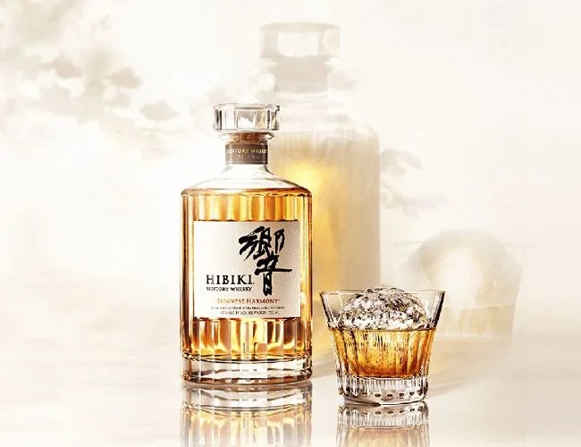 Hibiki-Blenders-Choice-Gear-Patrol-Lead-Featured