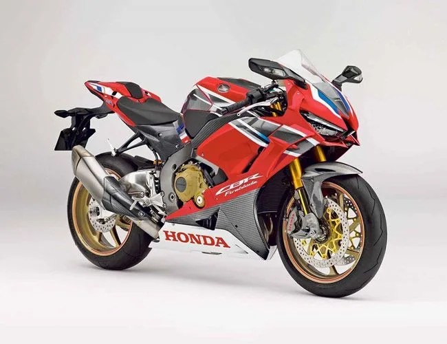 Honda-Fireblade-CBR1000RR-Revised-gear-patrol-full-featured
