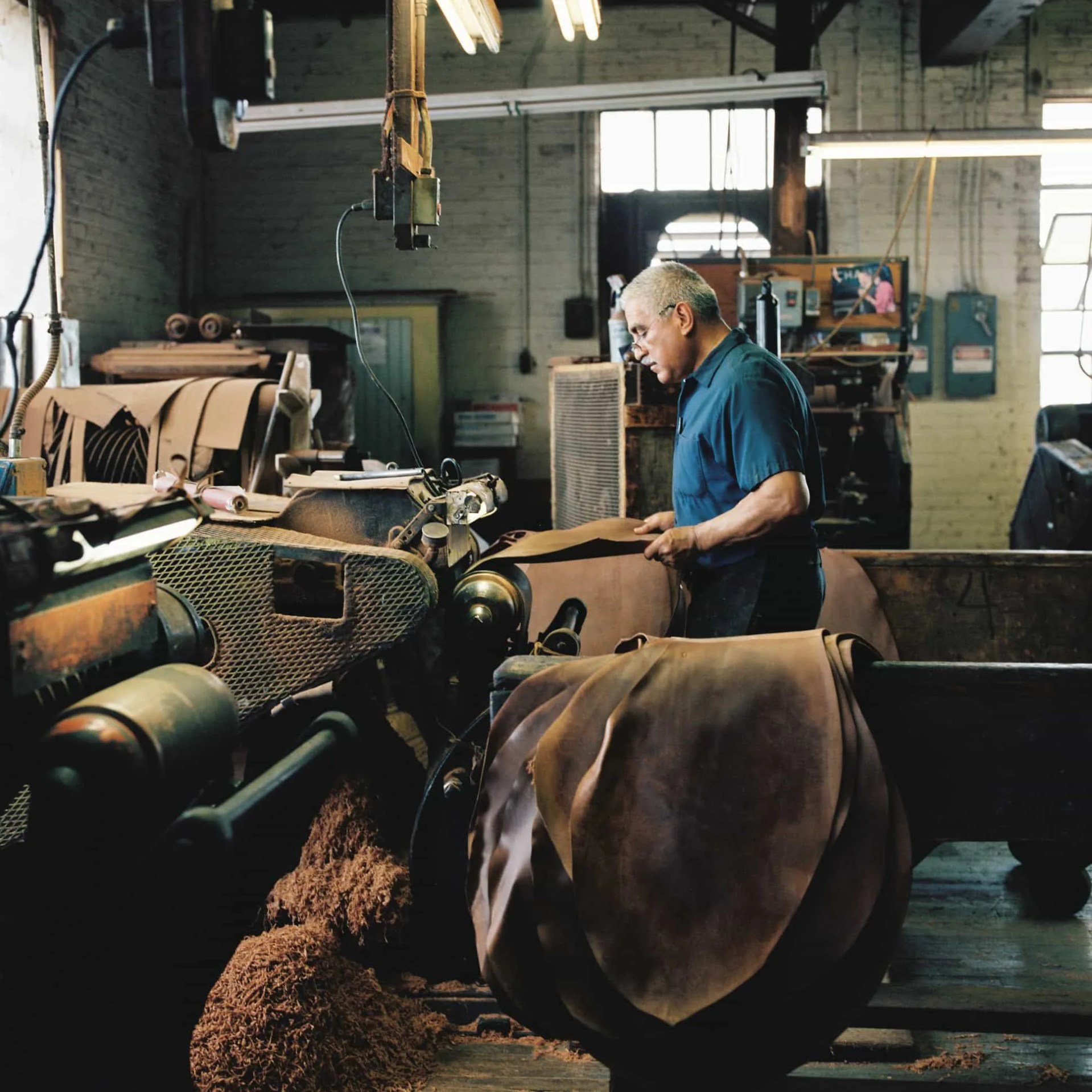 Horween-Leather-M2W-Gear-Patrol-Ambiance-1