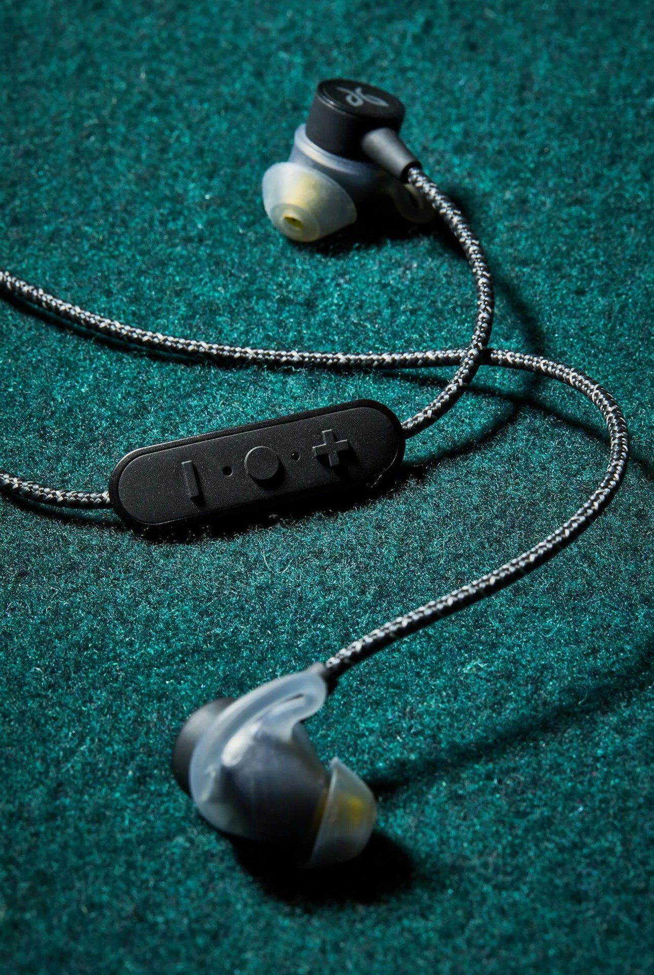 Jaybird-Tarah-Pro-Review-gear-patrol-body-01