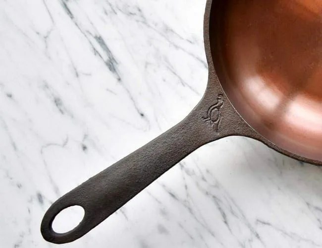 Smithey-No-8-Skillet-Deal-Gear-Patrol-Feature