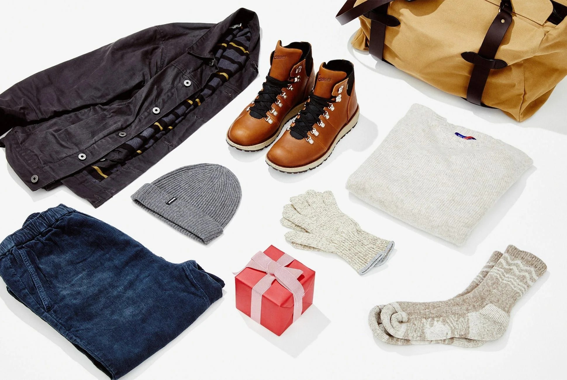 Sponsored-Weekend-Carry-Danner-GearPatrol-Lead-Full