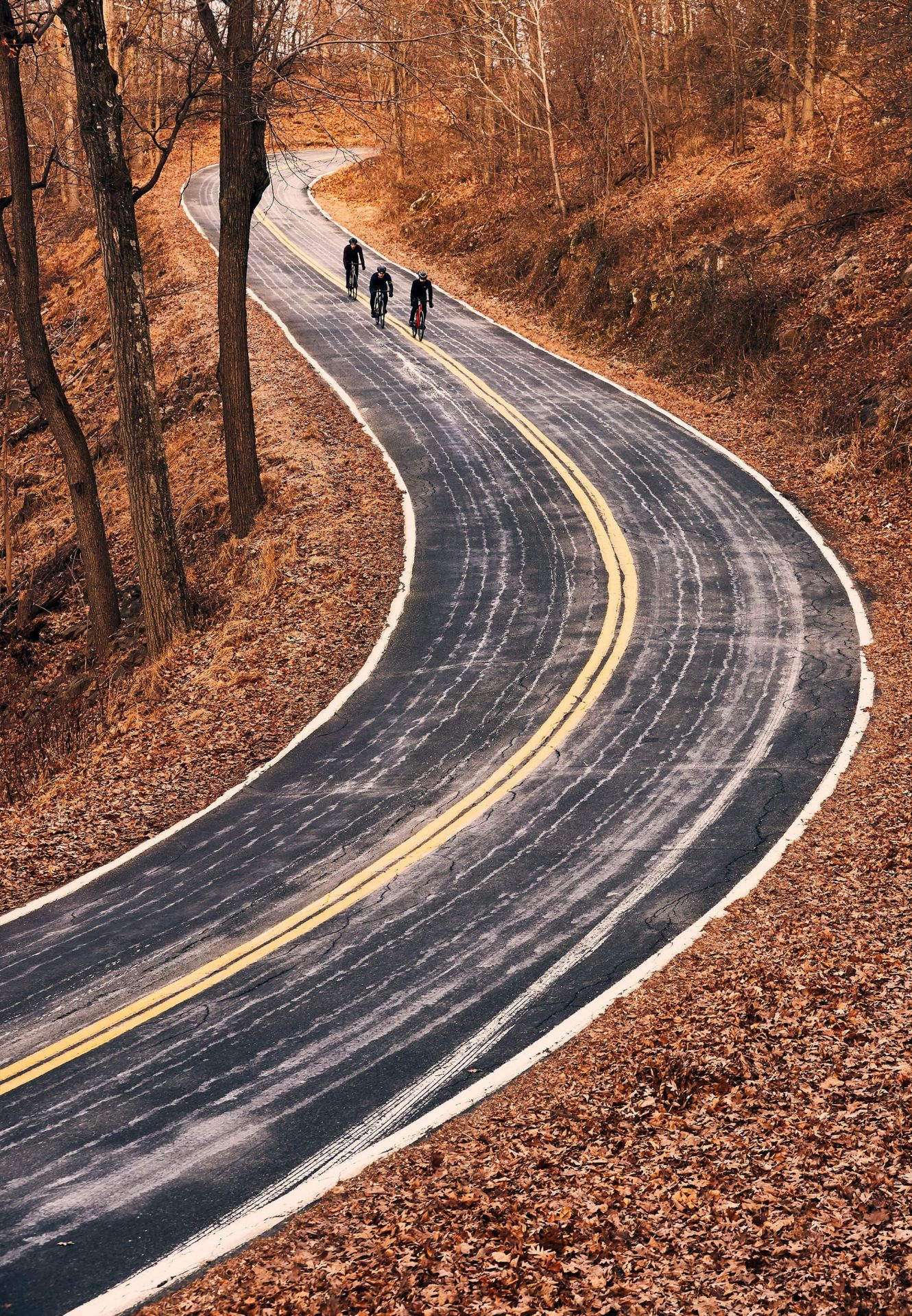 The-3-Best-Winter-Cycling-Kits-of-2019-gear-patrol-011