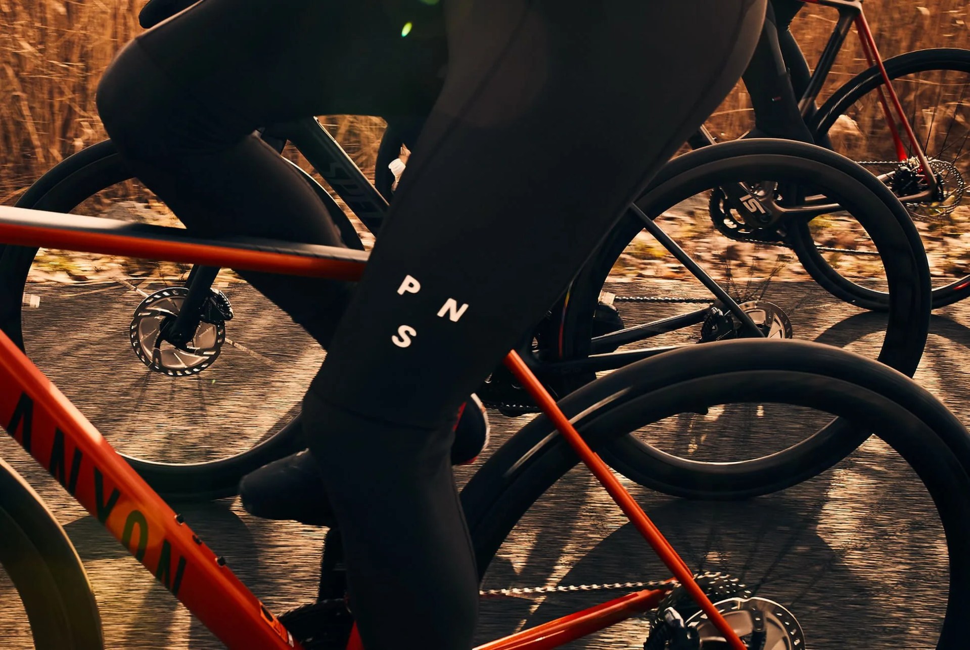 The-3-Best-Winter-Cycling-Kits-of-2019-gear-patrol-014