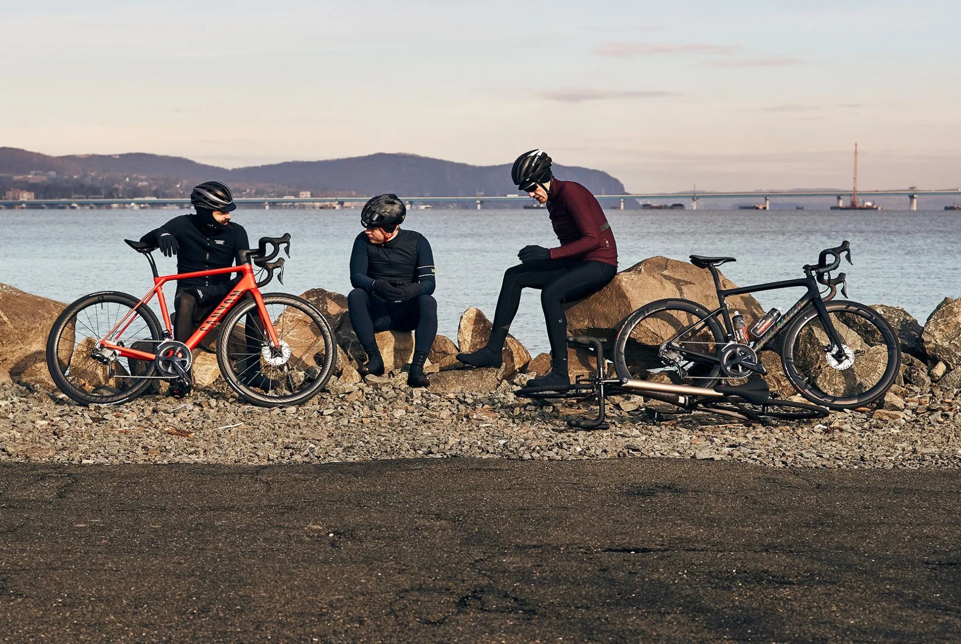 The-3-Best-Winter-Cycling-Kits-of-2019-gear-patrol-016