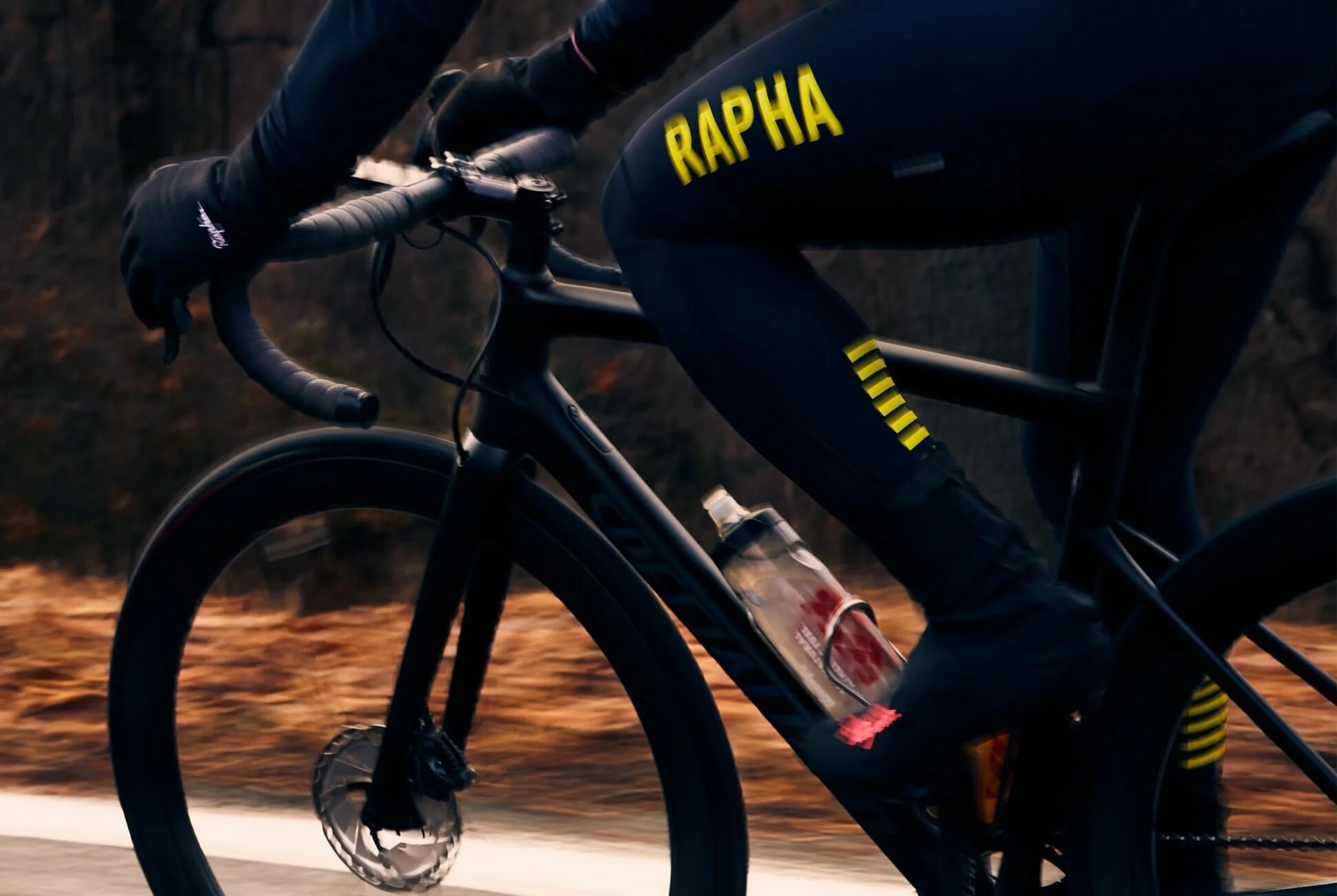 The-3-Best-Winter-Cycling-Kits-of-2019-gear-patrol-09-02