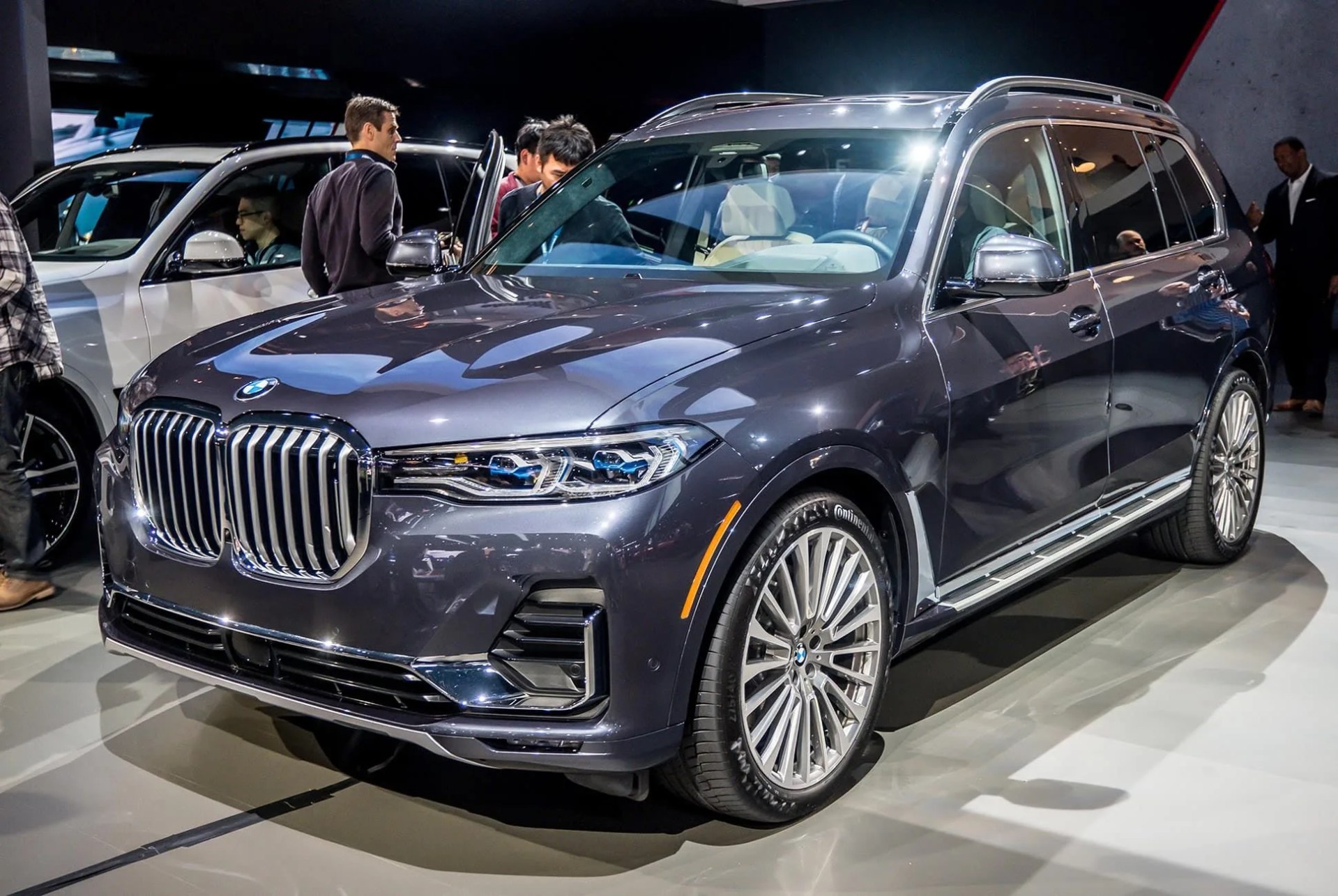 Top-10-LA-Auto-Show-Cars-gear-patrol-BMW-X7-slide-1