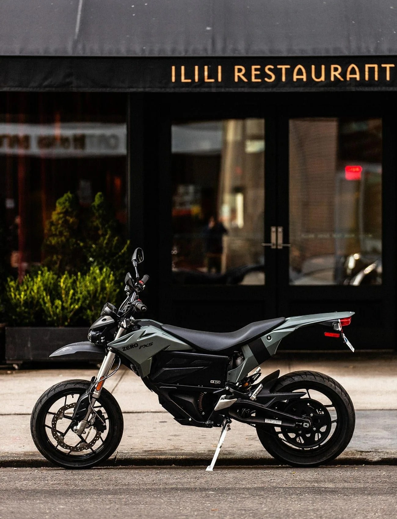 Zero-FXS-Review-gear-patrol-ambiance