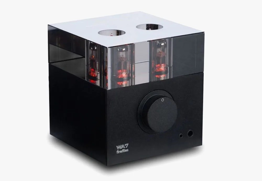 best-gifts-for-techie-gear-patrol-amp