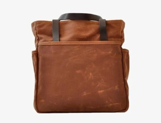 road-trip-gifts-gear-patrol-tote