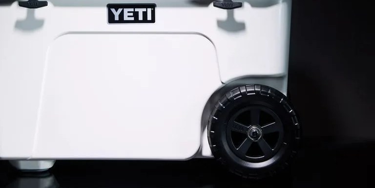 white yeti tundra cooler on wheels, closed