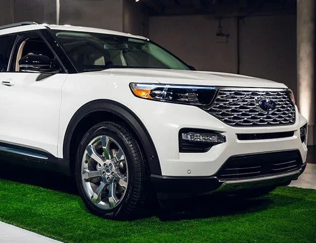 2020-Ford-Explorer-gear-patrol-lead-feature