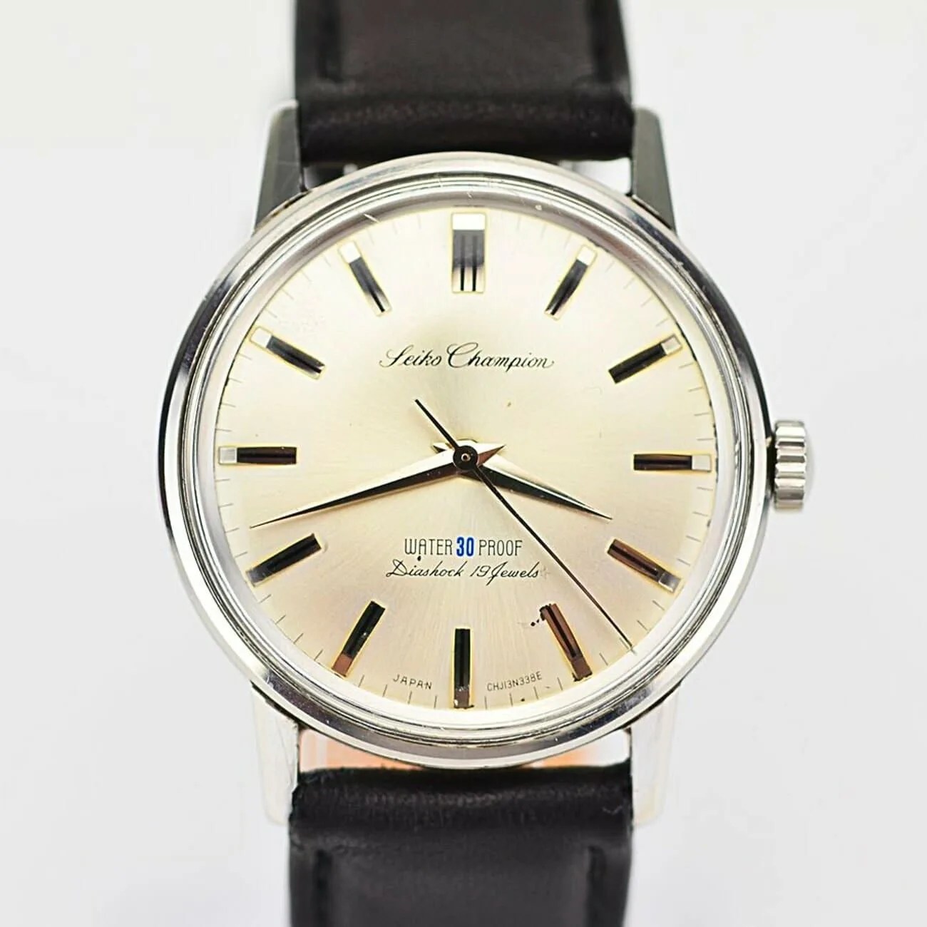 Found-3-Vintage-Seikos-Under-1K-gear-patrol-Seiko-Champion-J13040-JDM