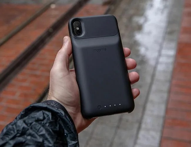 Mophie-Charging-Case-gear-patrol-feature