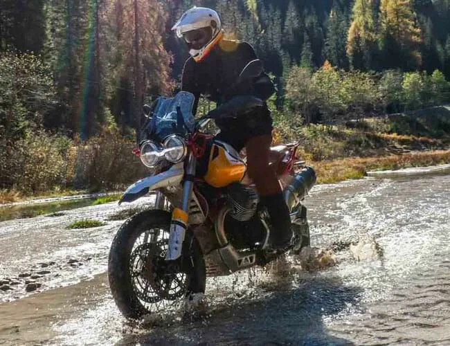 Moto-Guzzi-V85-gear-patrol-feature