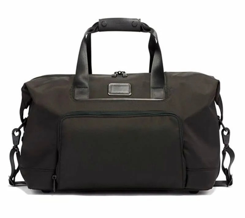 New-Tumi-Elements-Gear-Patrol-satchel