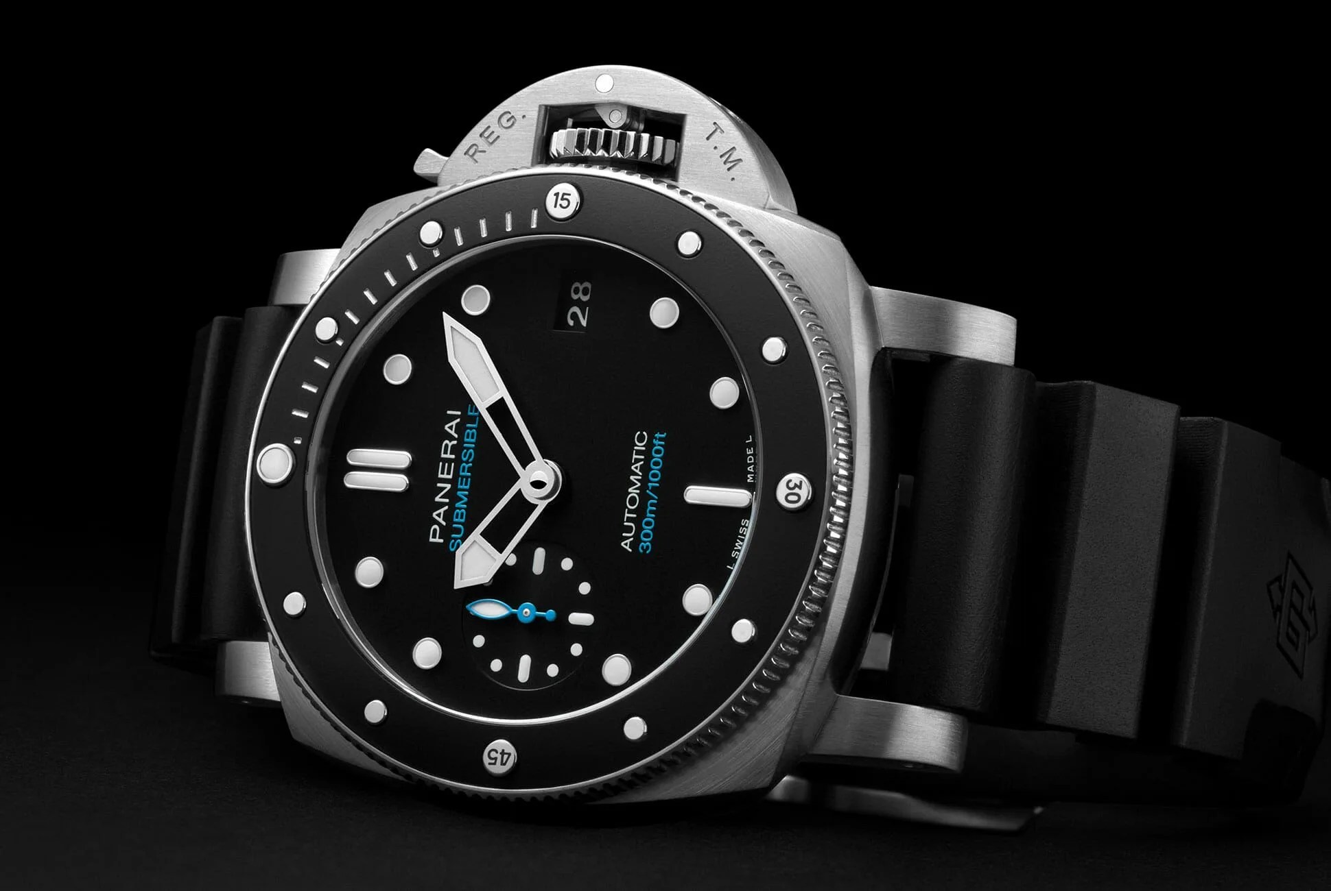 SIHH-2019-Panerai-Submersible-PAM00683-gear-patrol-lead-full