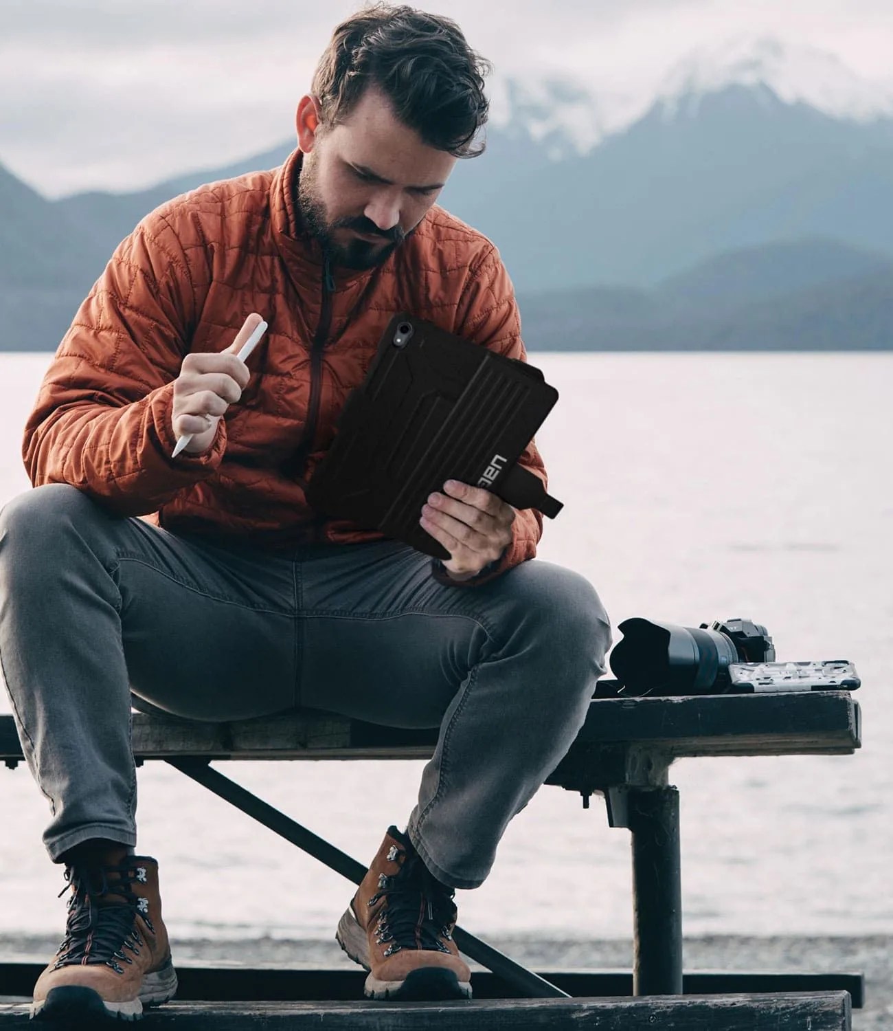 Sponsored-UAG-iPad-gear-patrol-ambiance