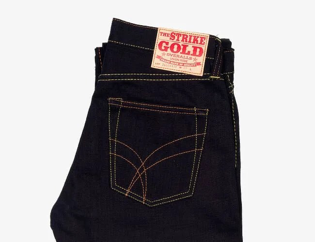 Strike-Gold-5004-Gear-Patrol-Feature