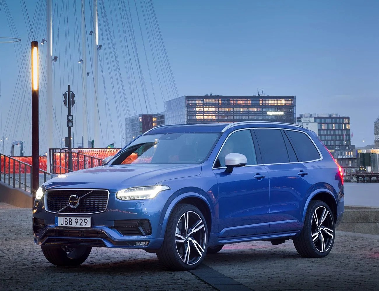 15-of-the-Worst-Used-Cars-gear-patrol-2017-Volvo-XC90