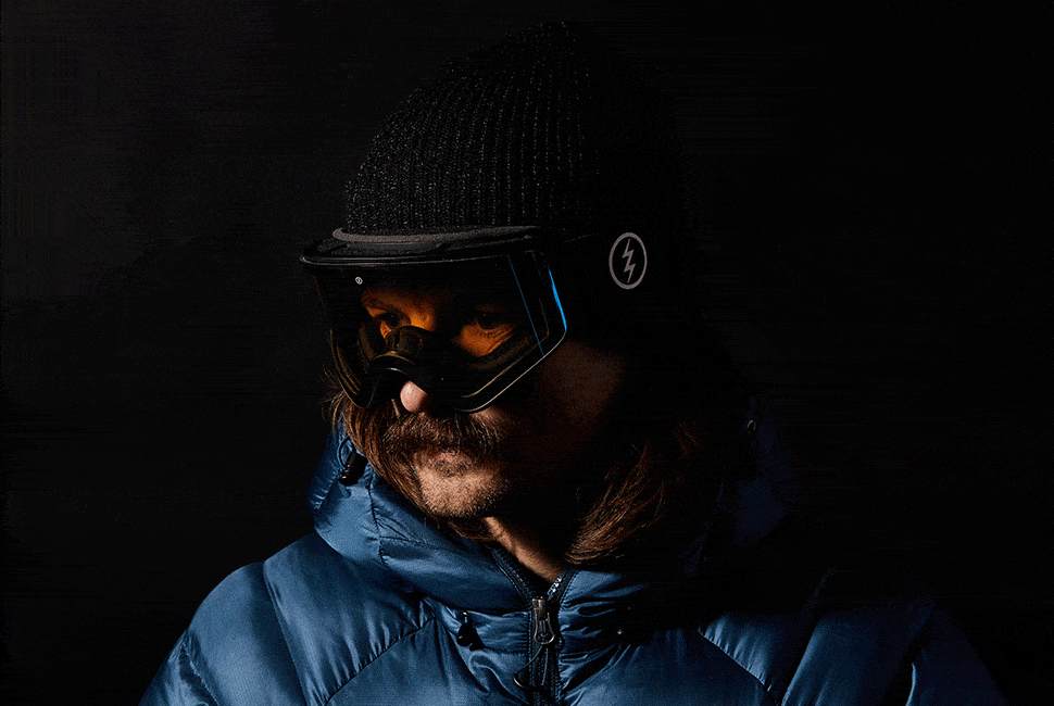 A-Head-to-Head-with-the-Latest-Goggle-Tech-gear-patrol-electric