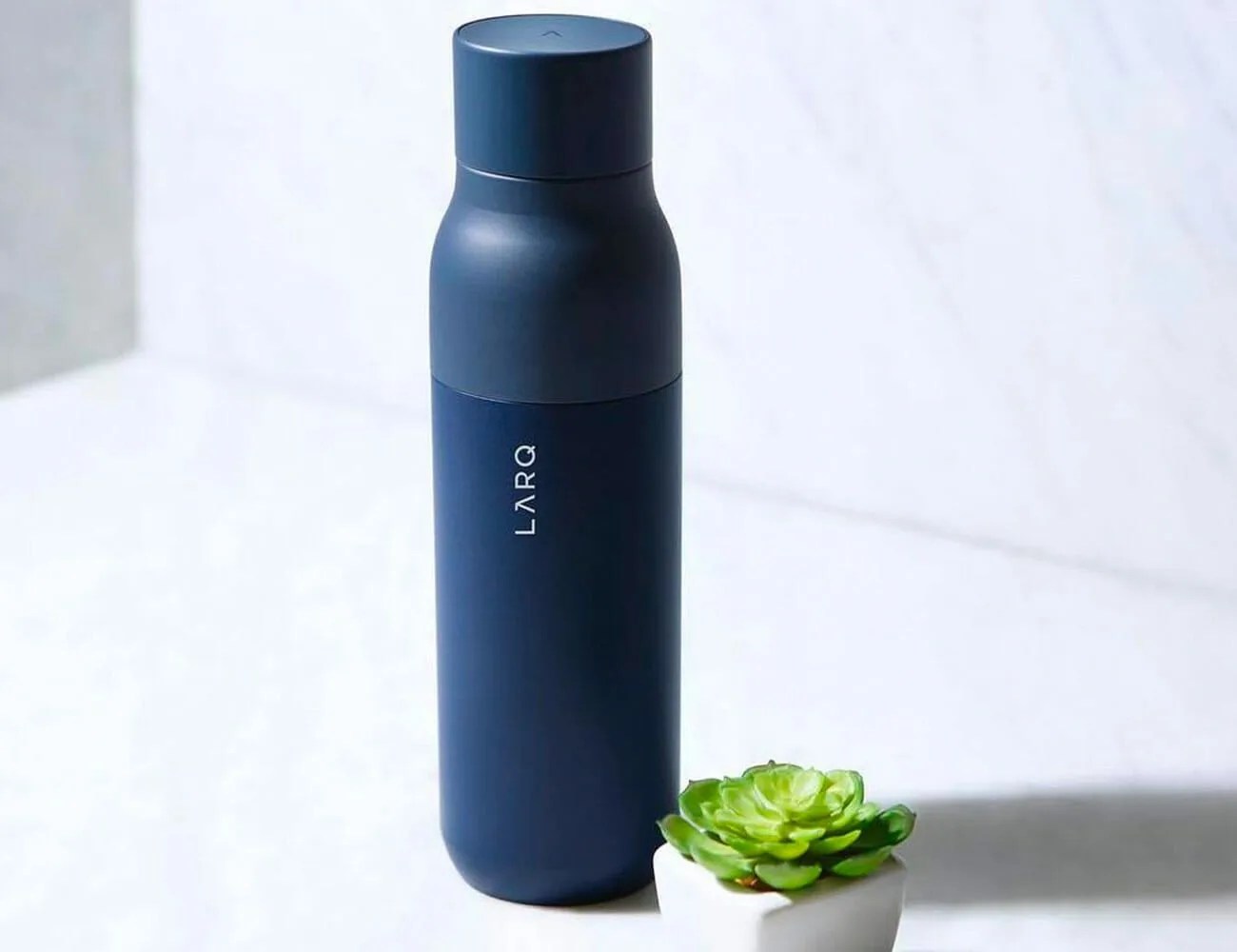 Best-Fitness-Valentines-Day-Gifts-gear-patrol-Live-Larq-Bottle-v2