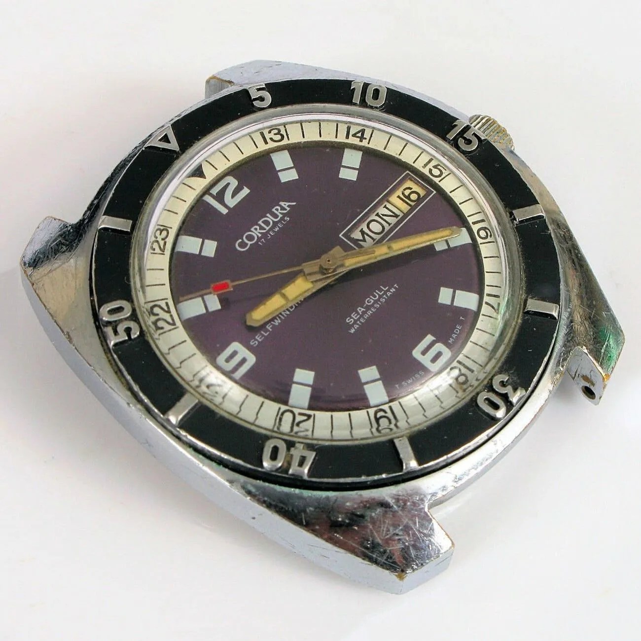 Found-Three-Vintage-Divers-In-Modern-Sizes-gear-patrol-Breitling-Cordura-Sicura-Seagull