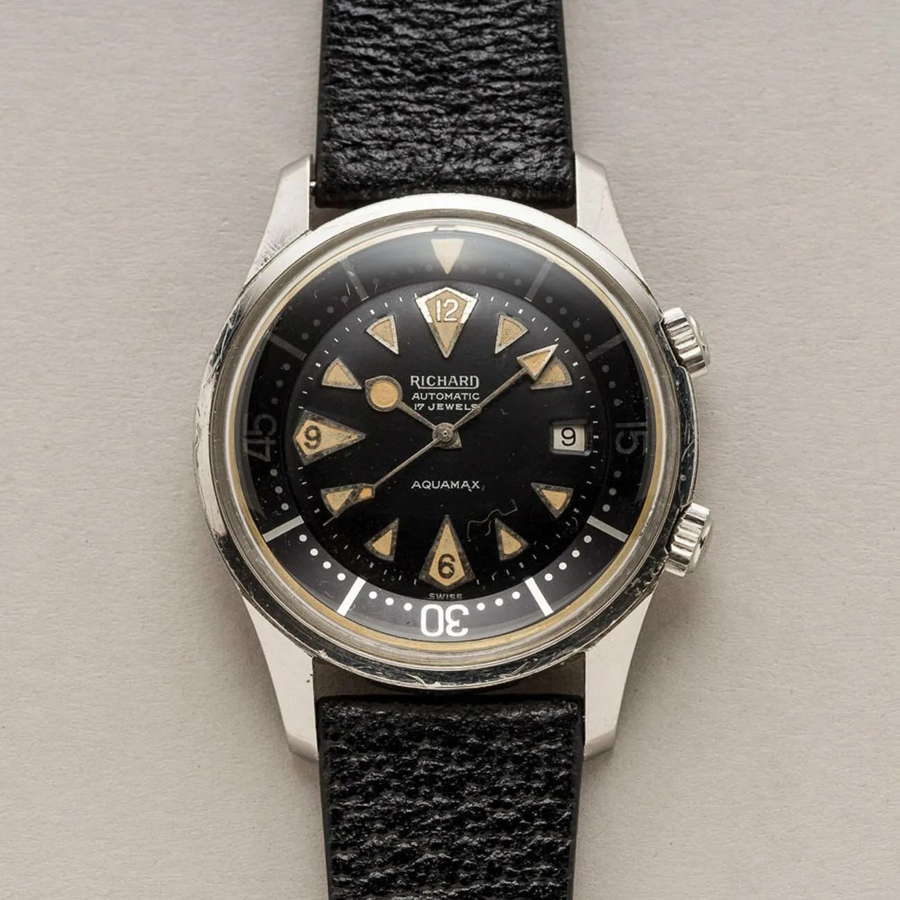 Found-Three-Vintage-Divers-In-Modern-Sizes-gear-patrol-Richard-Supercompressor