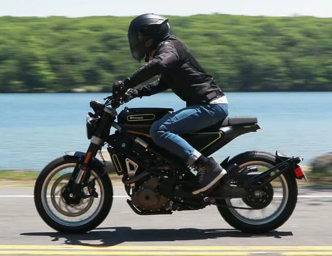 2018-Husqvarna-Vitpilen-401-Review-gear-patrol-lead-feature