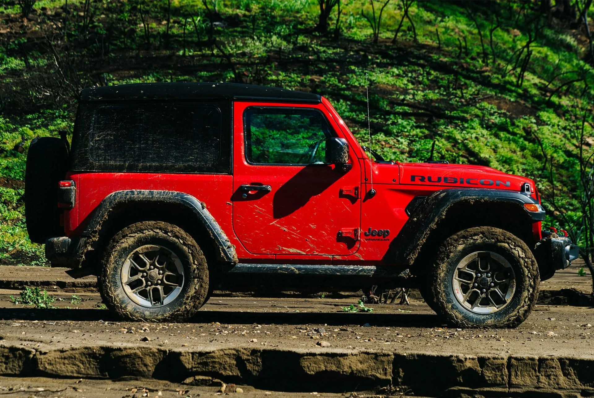 Jeep-Wrangler-2-0-Turbo-gear-patrol-slide-2