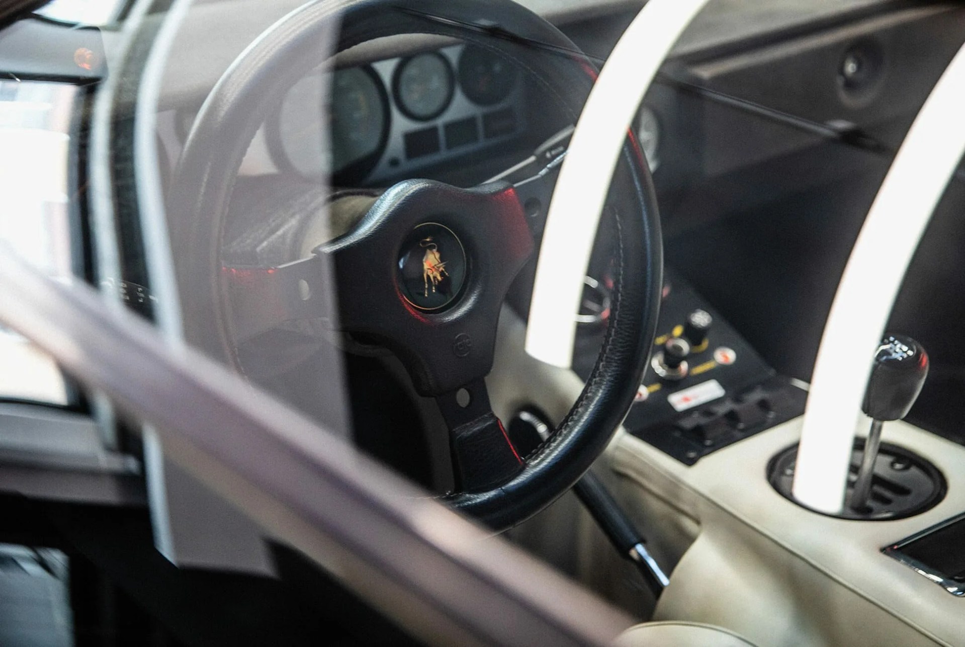 Rally-Road-Countach-Turbo-gear-patrol-ambiance-1