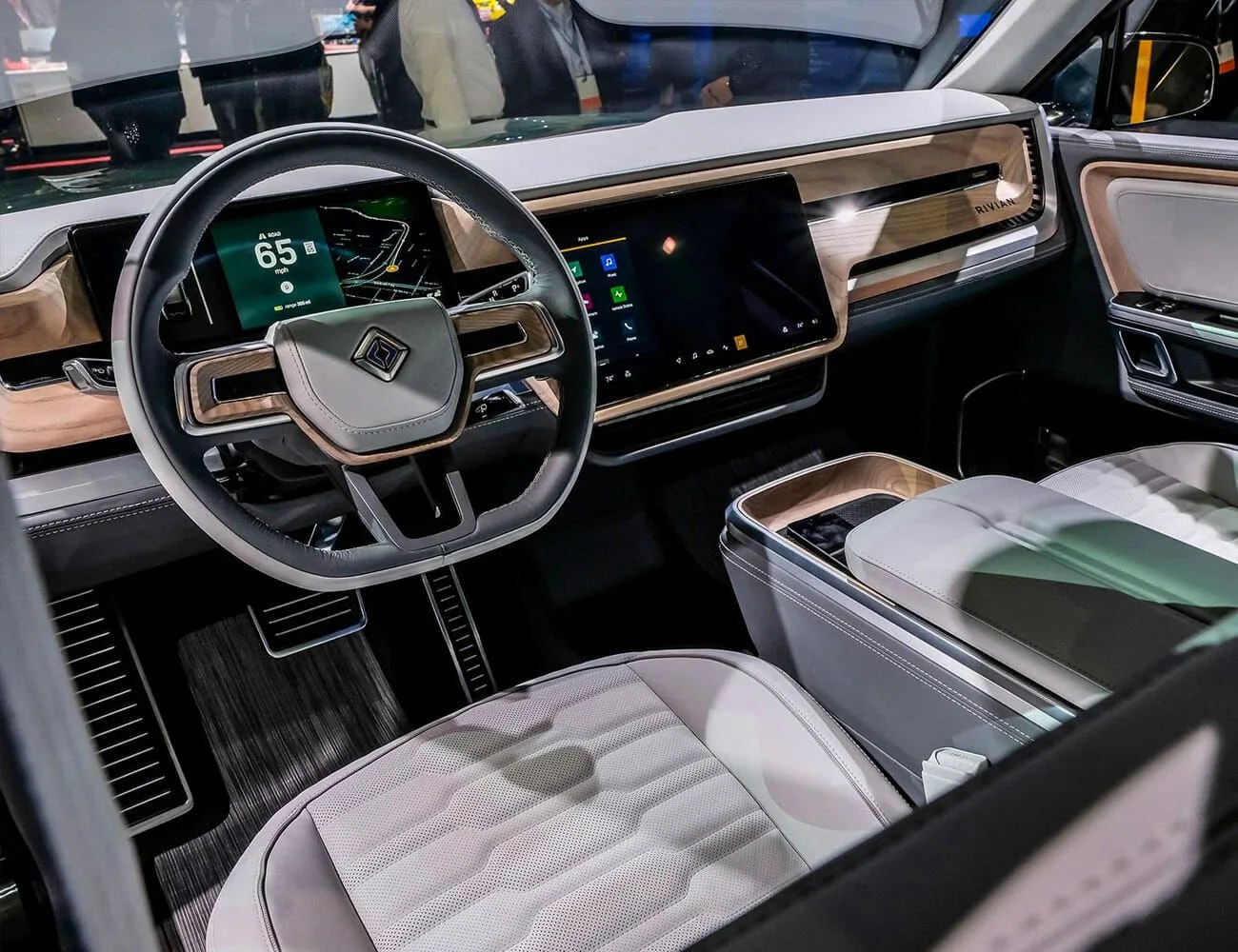 Rivian-Profile-gear-patrol-ambiance-2