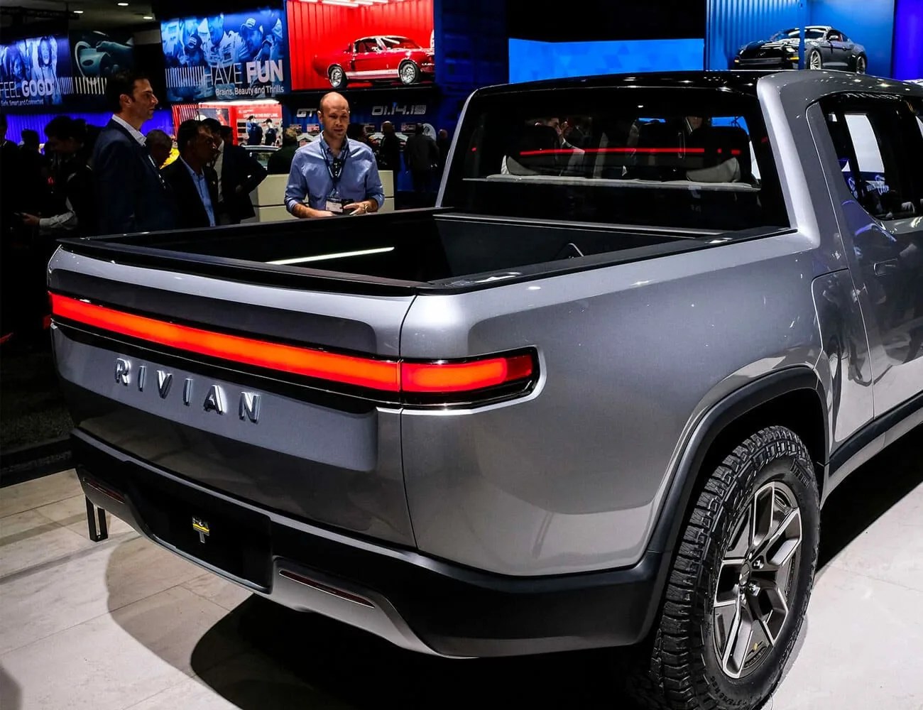 Rivian-Profile-gear-patrol-ambiance