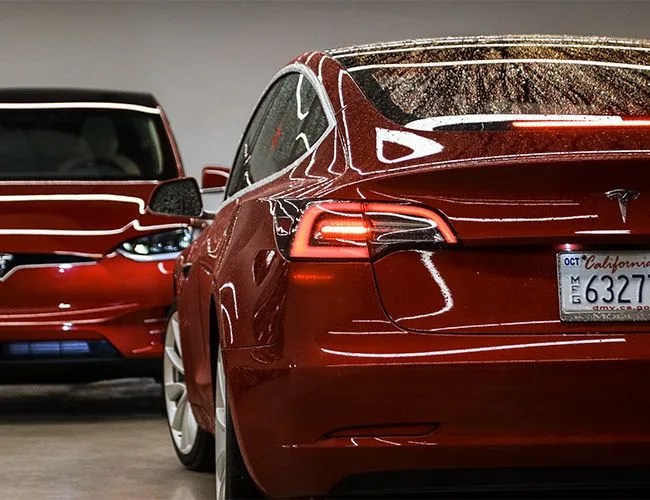 Tesla-Model-3-gear-patrol-feature