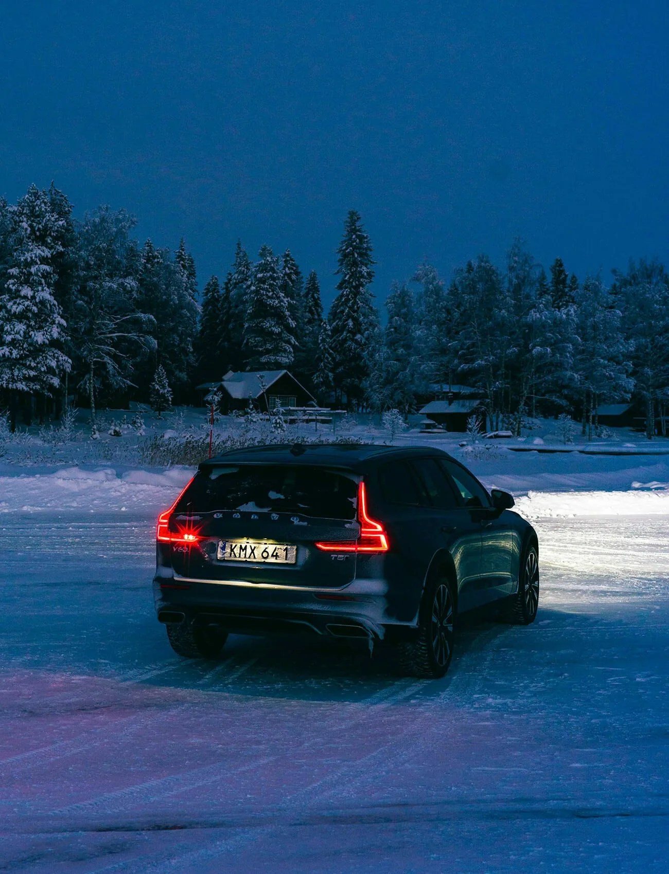 Volvo-V60-CC-gear-patrol-ambiance-4