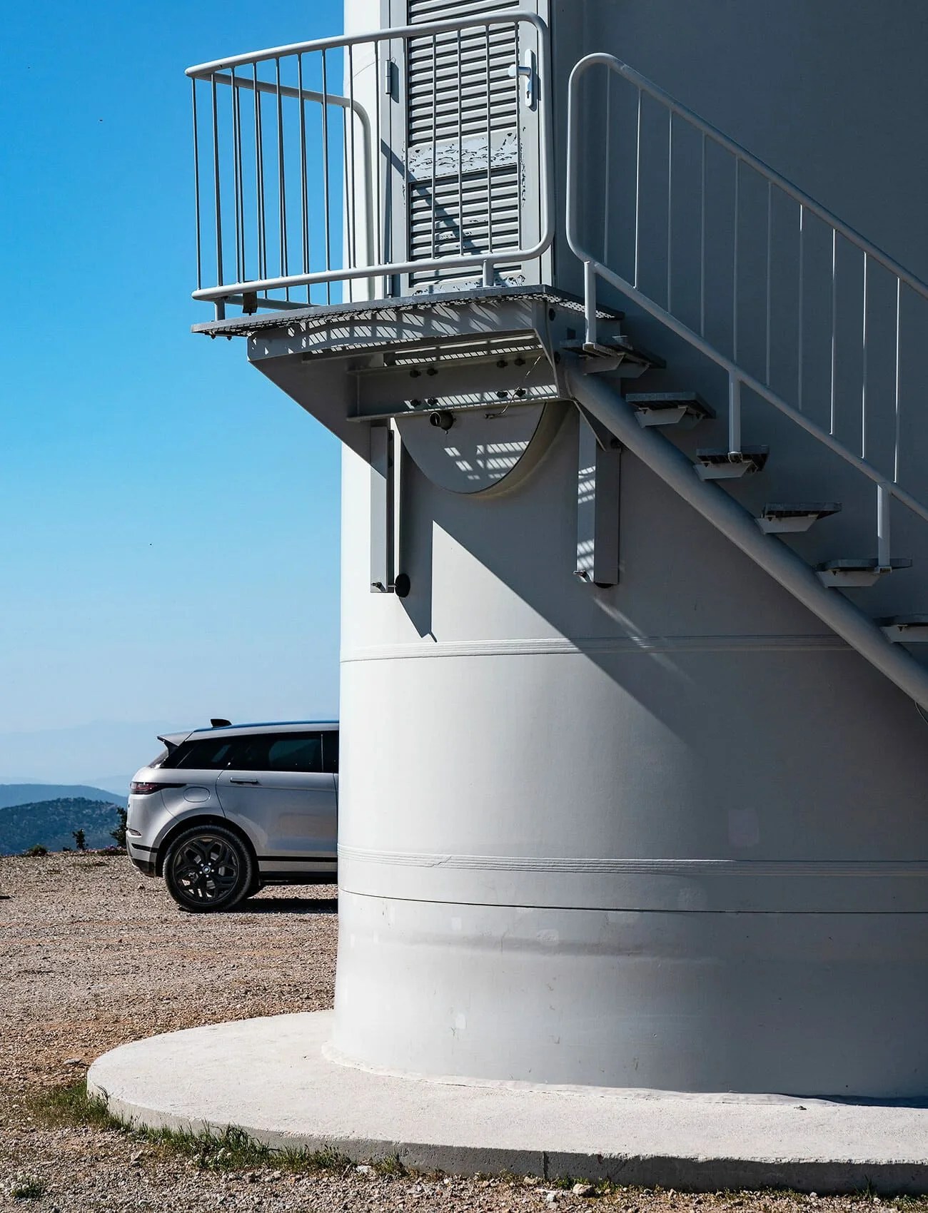 2020-Land-Rover-Evoque-Review-gear-patrol-ambiance-2