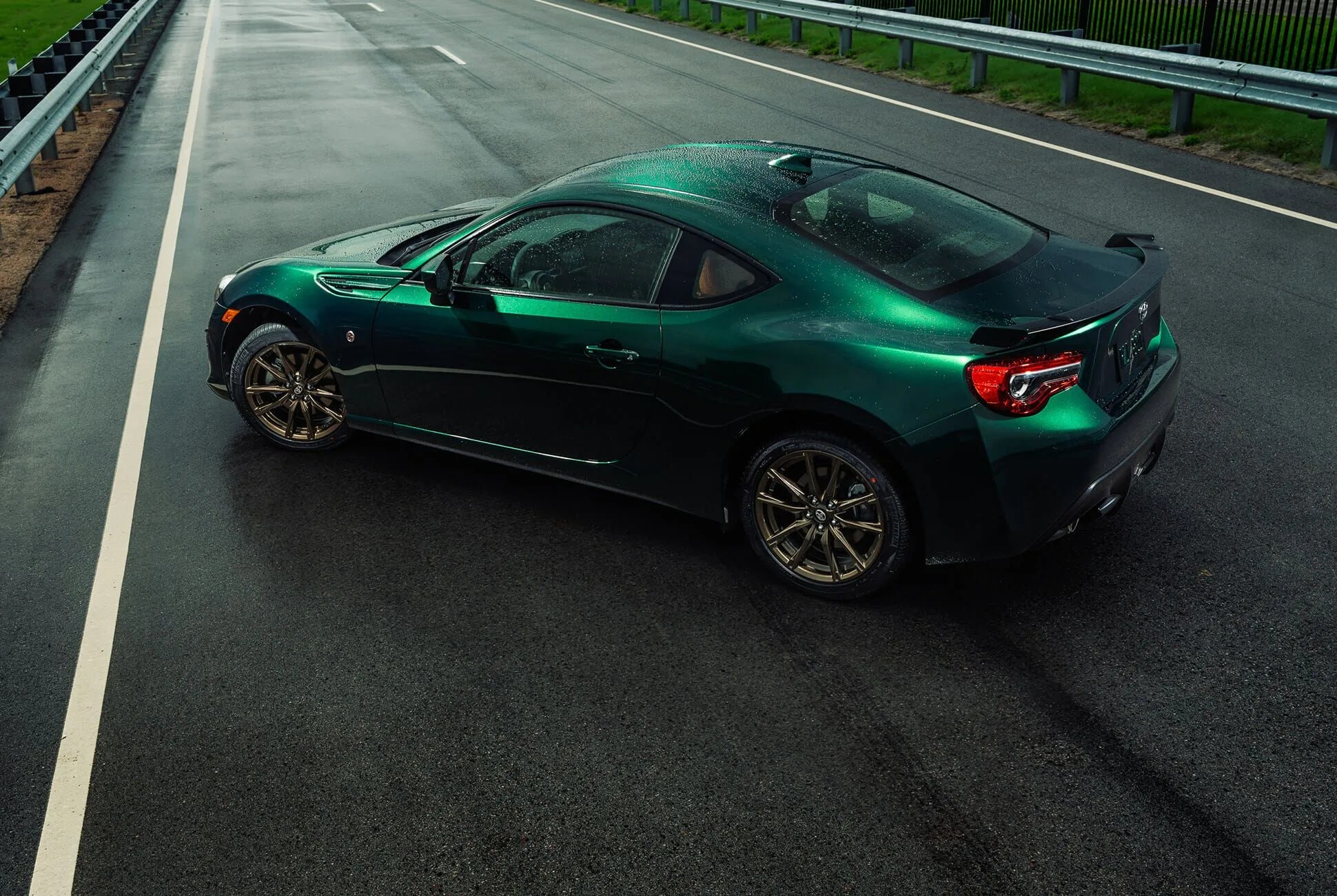 2020-Toyota-86-gear-patrol-slide-04