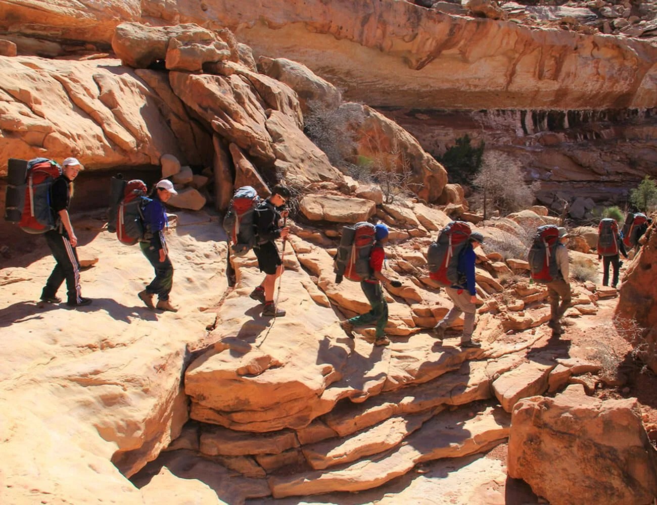 How-to-Pack-for-a-Backpacking-Trip-gear-patrol-ambiance-2