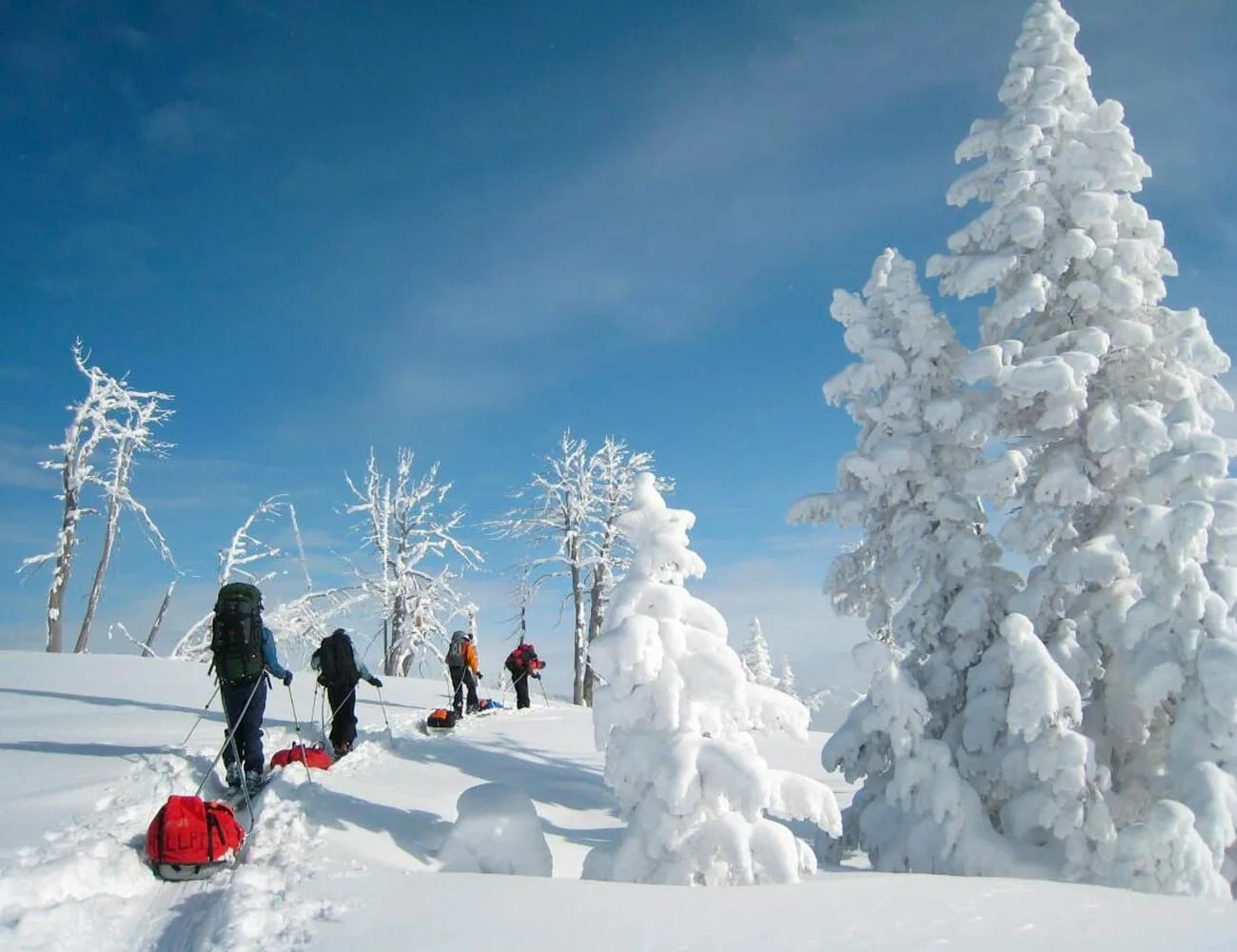 How-to-Pack-for-a-Backpacking-Trip-gear-patrol-ambiance