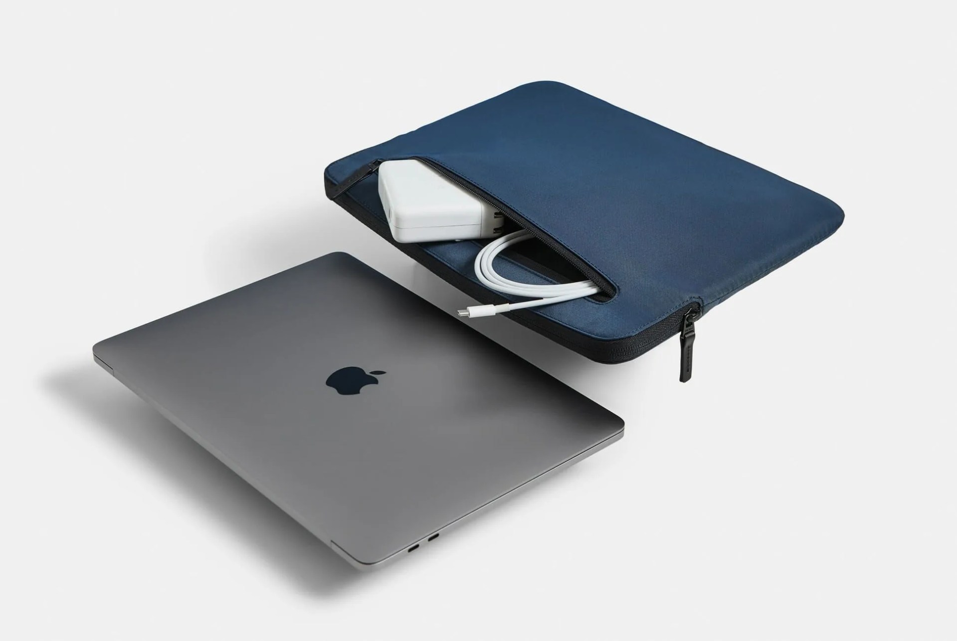 Incase-Macbook-Gear-Patrol-Lead-Full