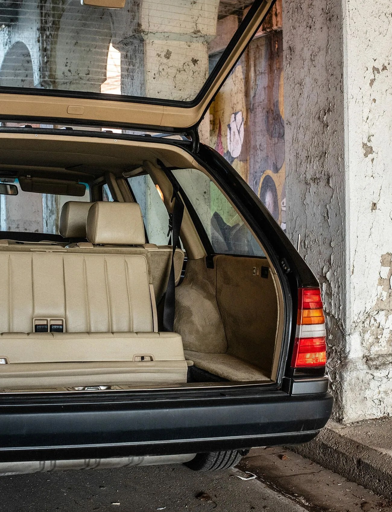 Mercedes-Benz-W124-Wagon-Daily-Driver-gear-patrol-ambiance-2