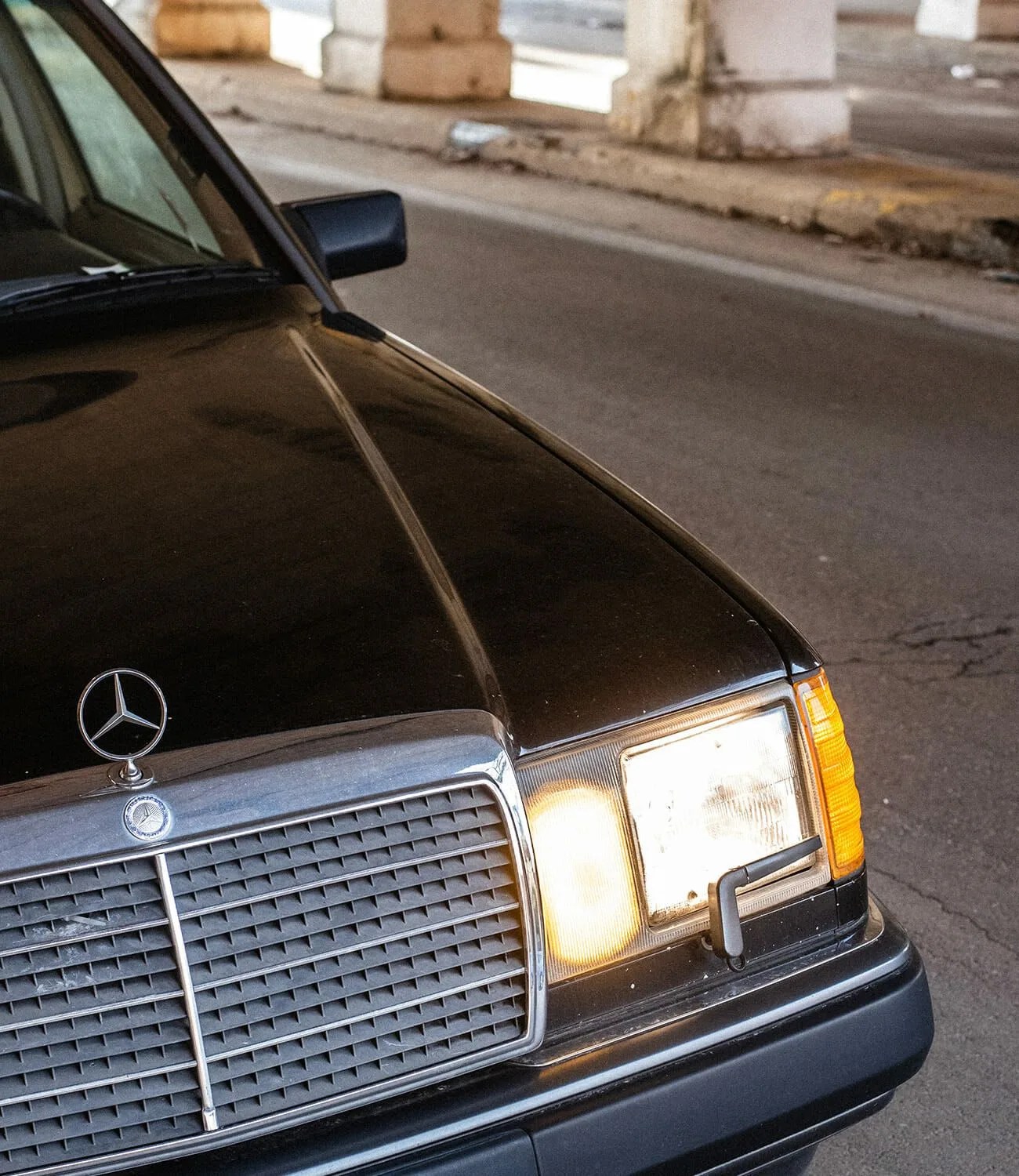Mercedes-Benz-W124-Wagon-Daily-Driver-gear-patrol-ambiance-3