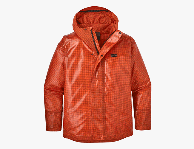 Patagonia-Hose-Down-Slicker-Jacket-gear-patrol-feature