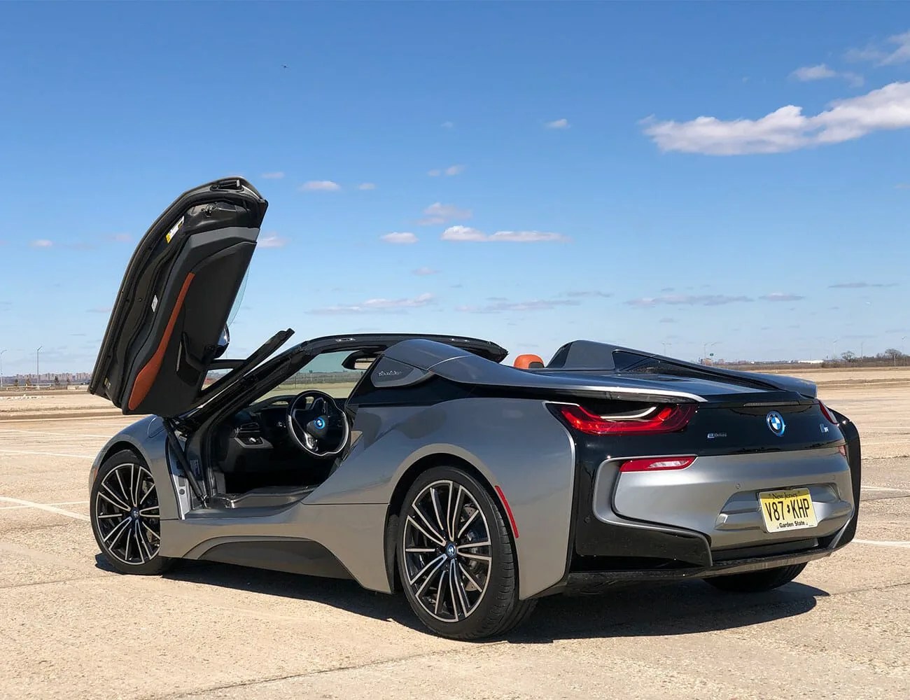 i8-Roadster-Review-Gear-Patrol-AMBIENCE-1-v2