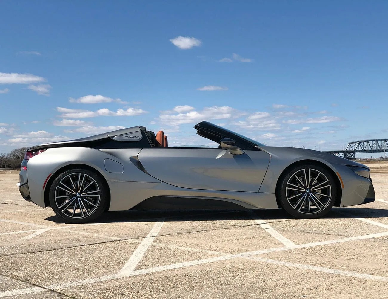 i8-Roadster-Review-Gear-Patrol-AMBIENCE-2-v2